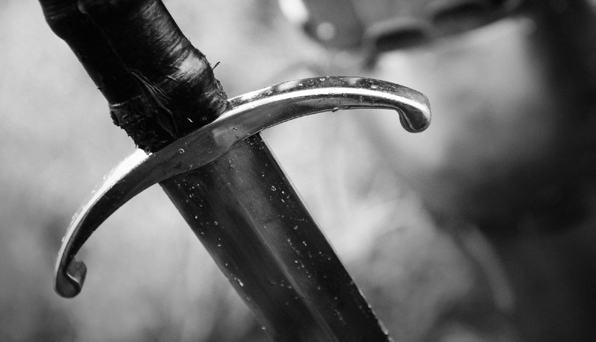 Лицарський меч віком тисячу років виявили на південному заході Польщі Лицарський меч віком тисячу років виявили на південному заході Польщі