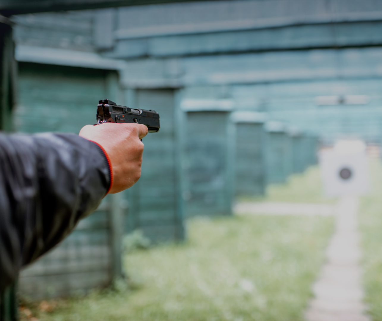 odunucya_shooting_from_a_pistol_1.png