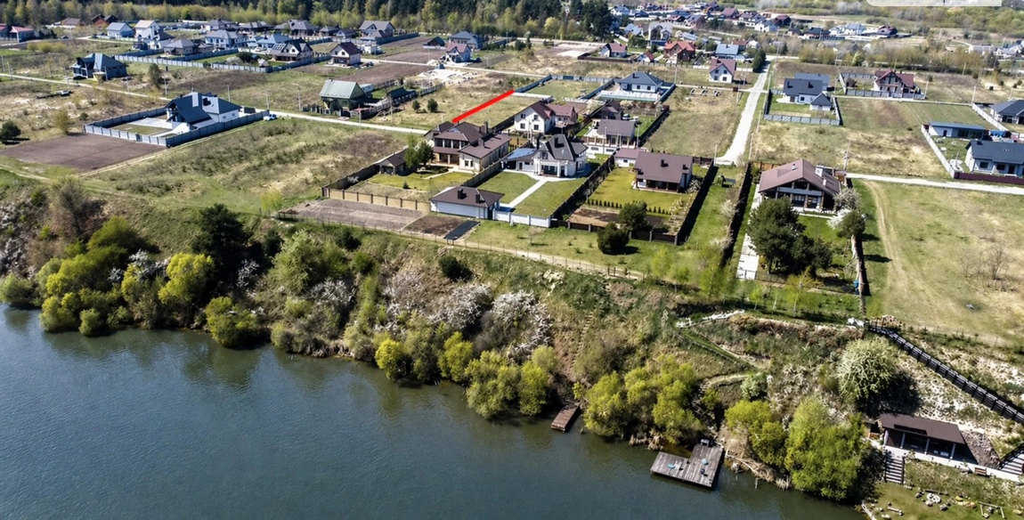 Голови сел на Рівненщині також не бідують: годує земля?
