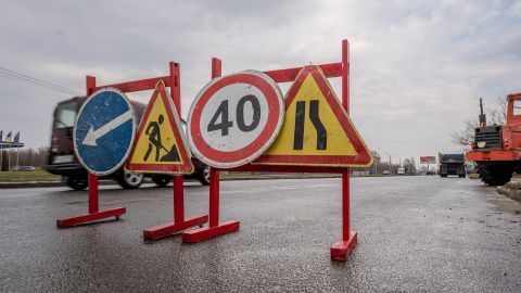 Дорога біля рівненського аеропорту позбавляється «ям»