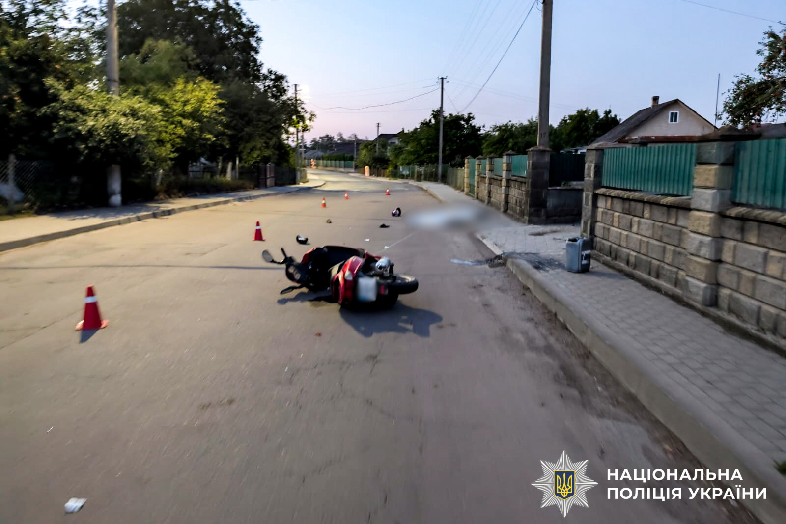 У Рівненському районі внаслідок ДТП загинув скутерист